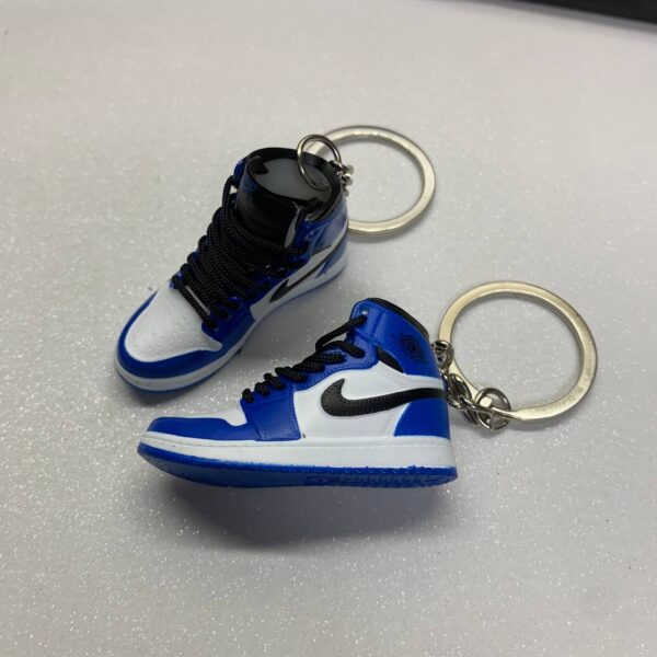 אייר ג'ורדן 1 & " סיגנל בלו " - 3D Sneaker מחזיק מפתחות
